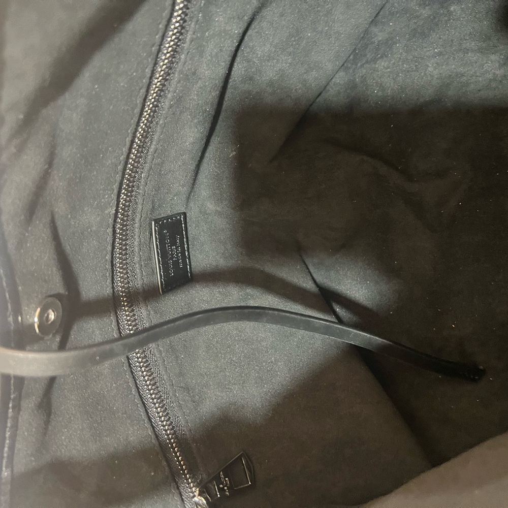 Louis Vuitton Carryall VIBE MM in lambskin & monogram canvas shoulder bag 2025 - Picture 6 of 16